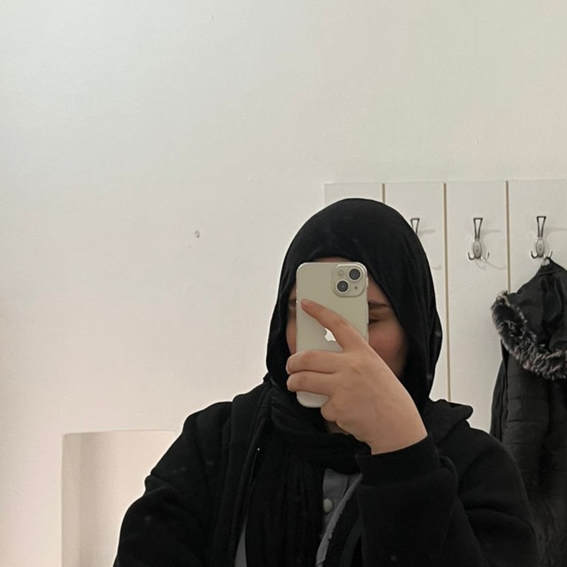 Emine tek