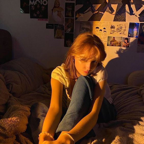 ℰ