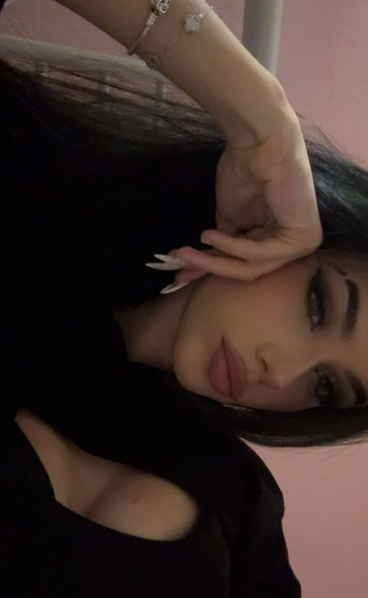 Gecenin sesiz kuşu 🌌🪽🥀🌔🦂