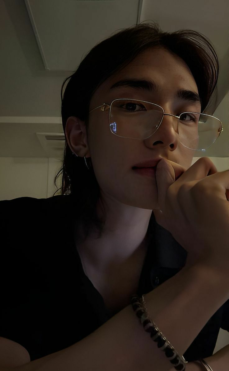 𝘏𝘸𝘢𝘯𝘨'𝘴𝘸𝘪𝘧𝘦