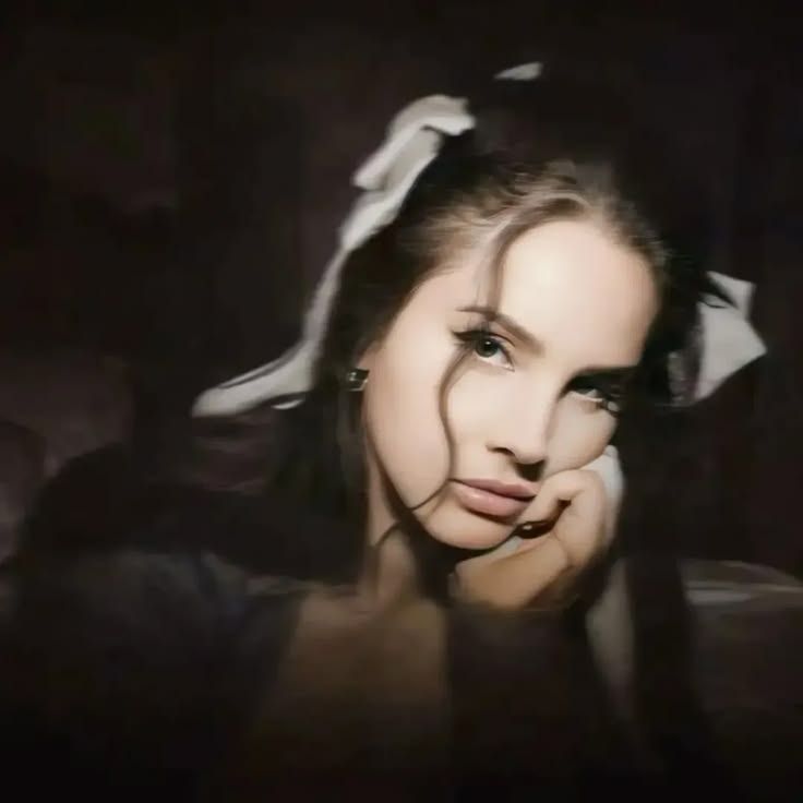 𝑳𝒂𝒏𝒂 𝑫𝒆𝒍 𝑹𝒆𝒚 ⋆. ୨୧˚⋆