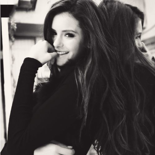 ➳༻❀Elena❀༺➳